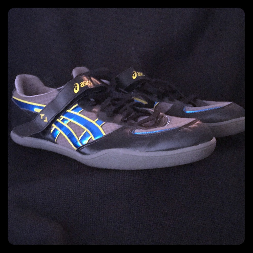 ASICS Men’s Throwing Sneaker